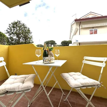 Girasole A Pochi Passi Dalla Rosolina Mare